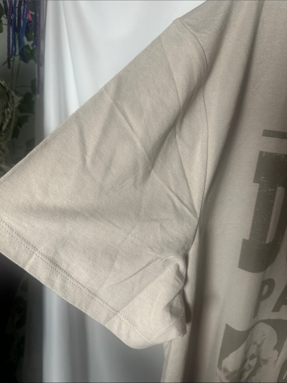Dolly Parton Live In Concert Graphic Tee - Light Taupe - Picture 5 of 8